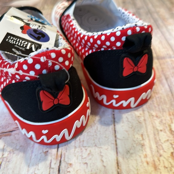 Disney • Girls Minnie Mouse Polkadot Slip on Sneakers • Sz 3 • NWT! - Picture 4 of 9
